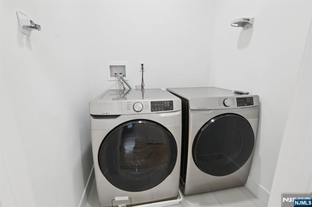 131 Zabriskie Street 1