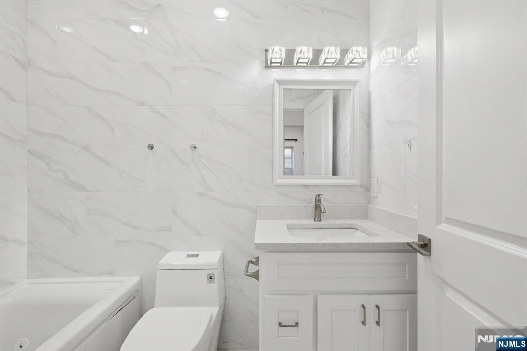 131 Zabriskie Street 1