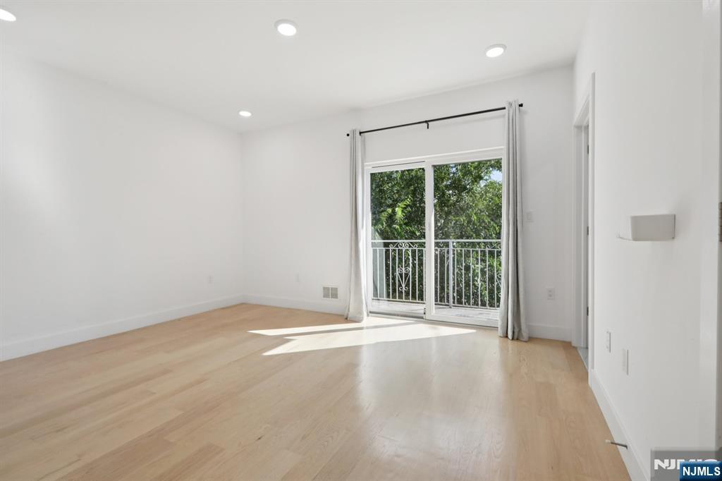 131 Zabriskie Street 1