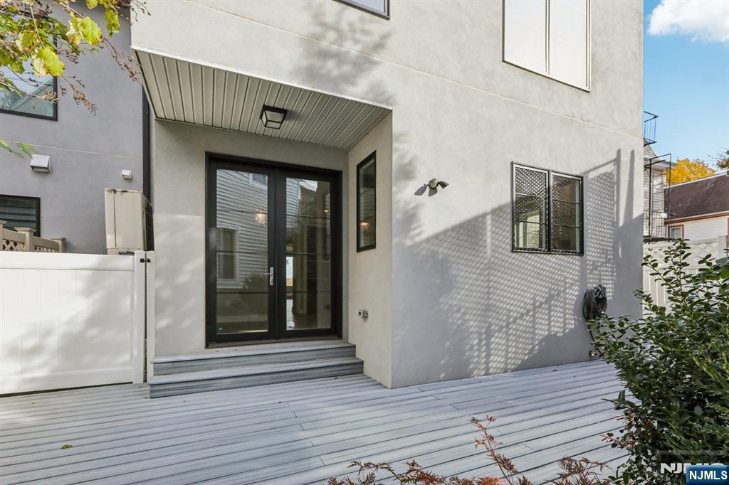26 Hudson Terrace