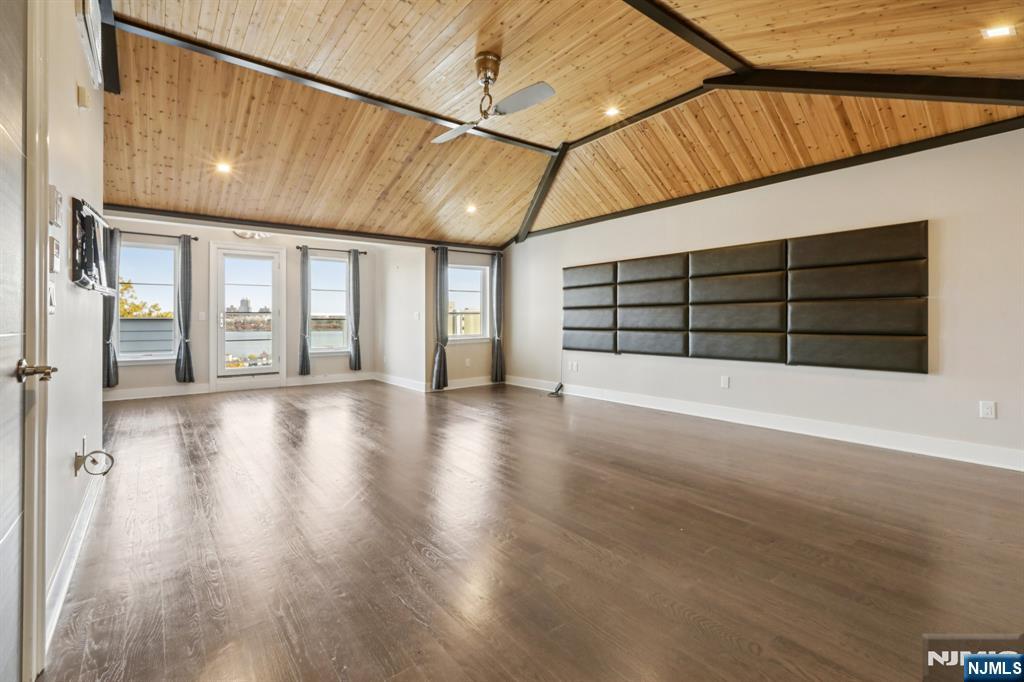 26 Hudson Terrace
