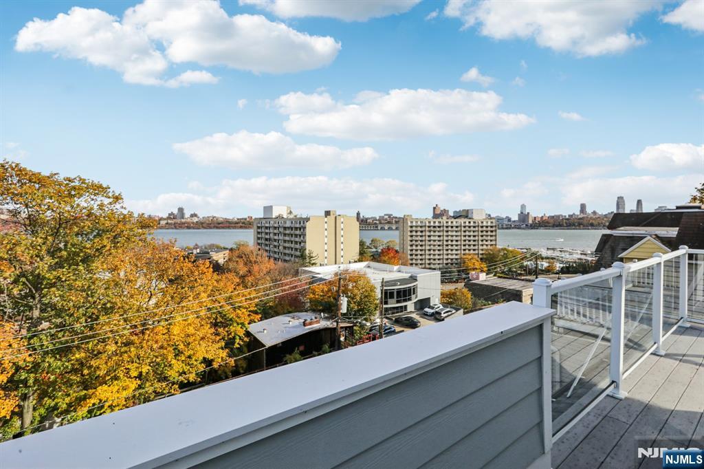 26 Hudson Terrace
