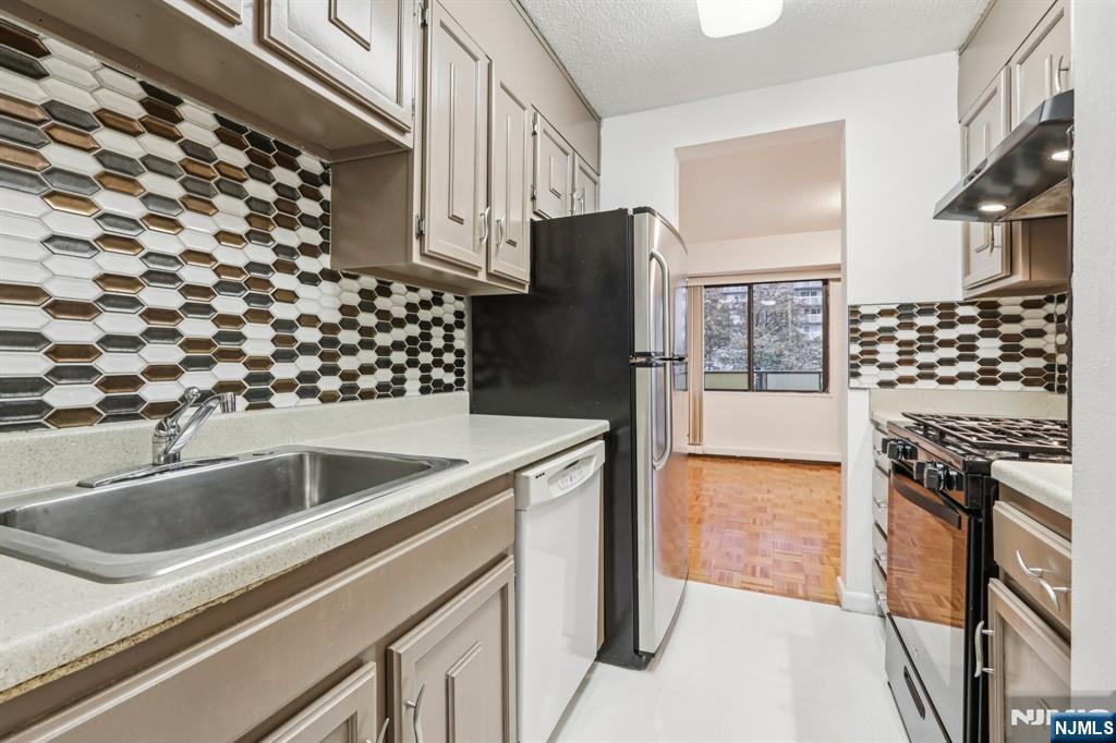 150 Overlook Avenue 6H