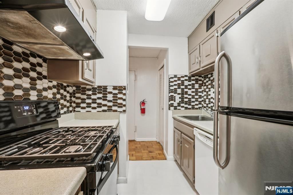 150 Overlook Avenue 6H