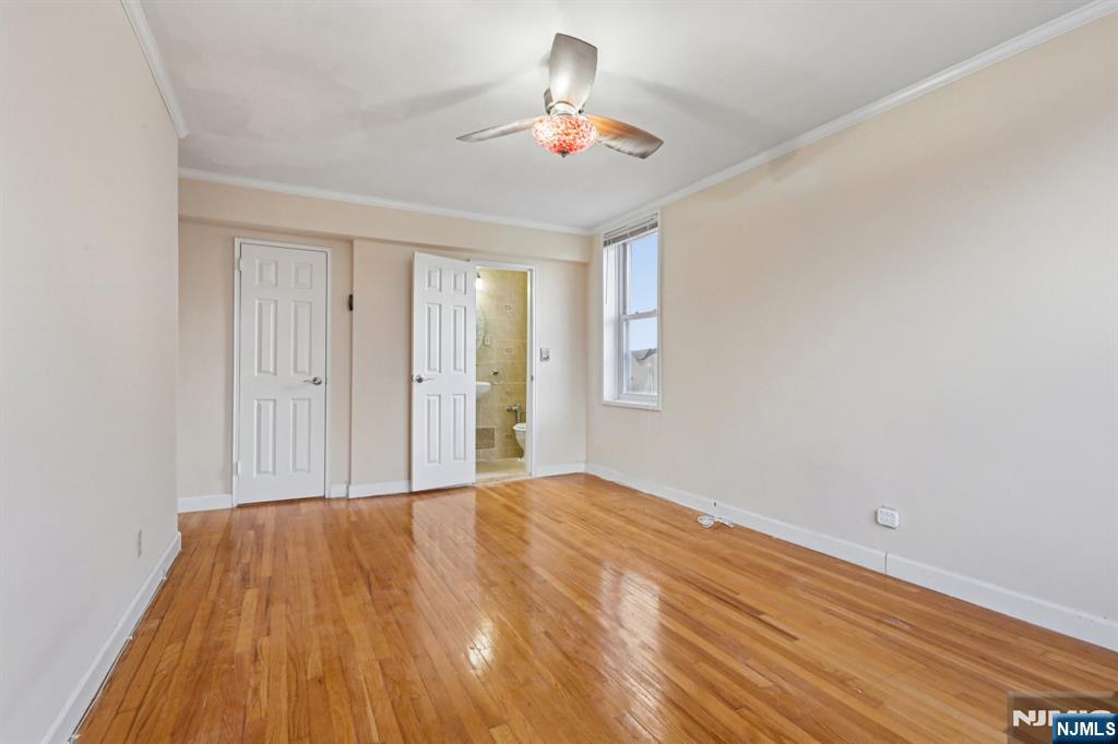 2160 Center Avenue 5N