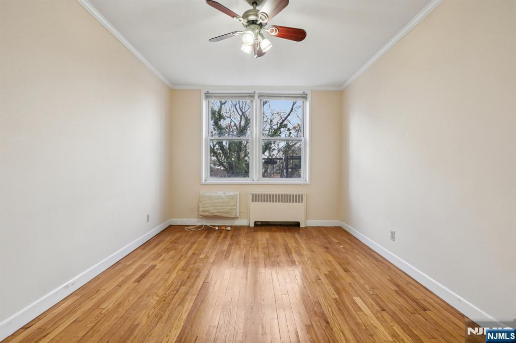 2160 Center Avenue 5N