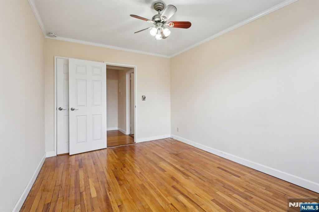 2160 Center Avenue 5N