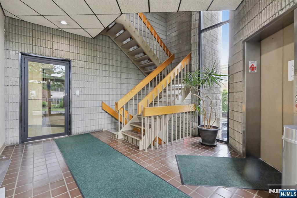 100 Union Avenue 250