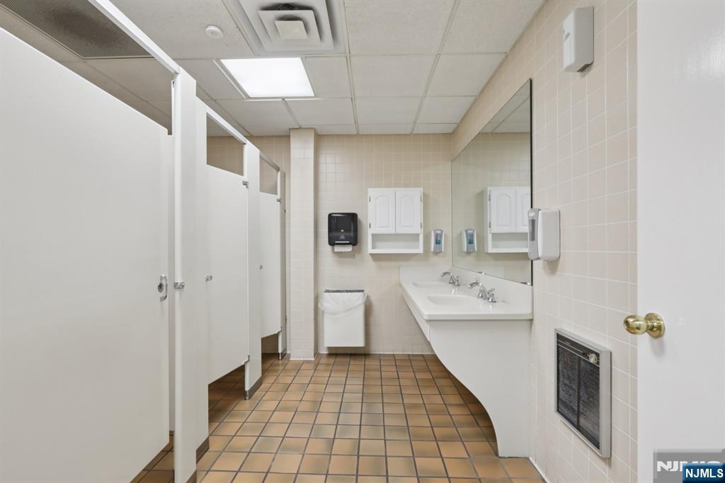 100 Union Avenue 250