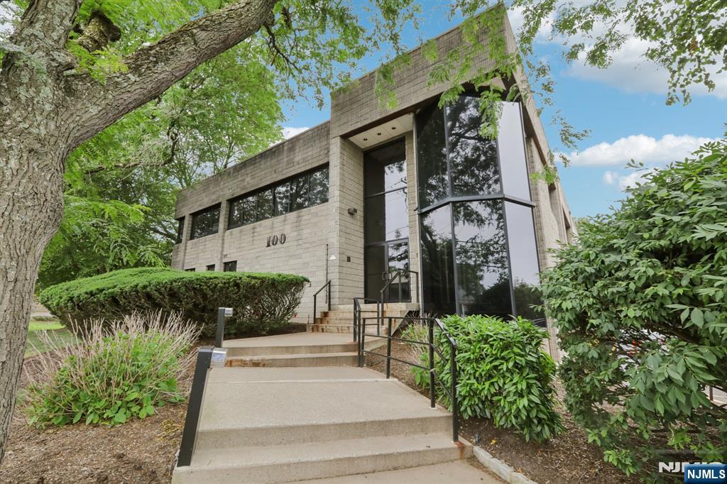 100 Union Avenue 250