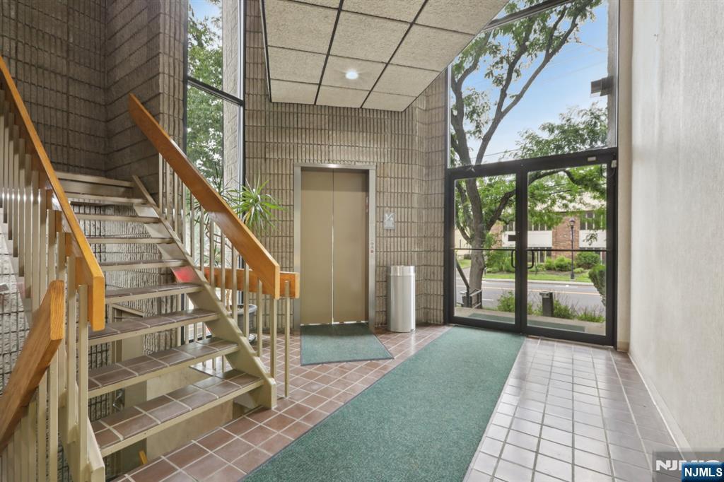 100 Union Avenue 250