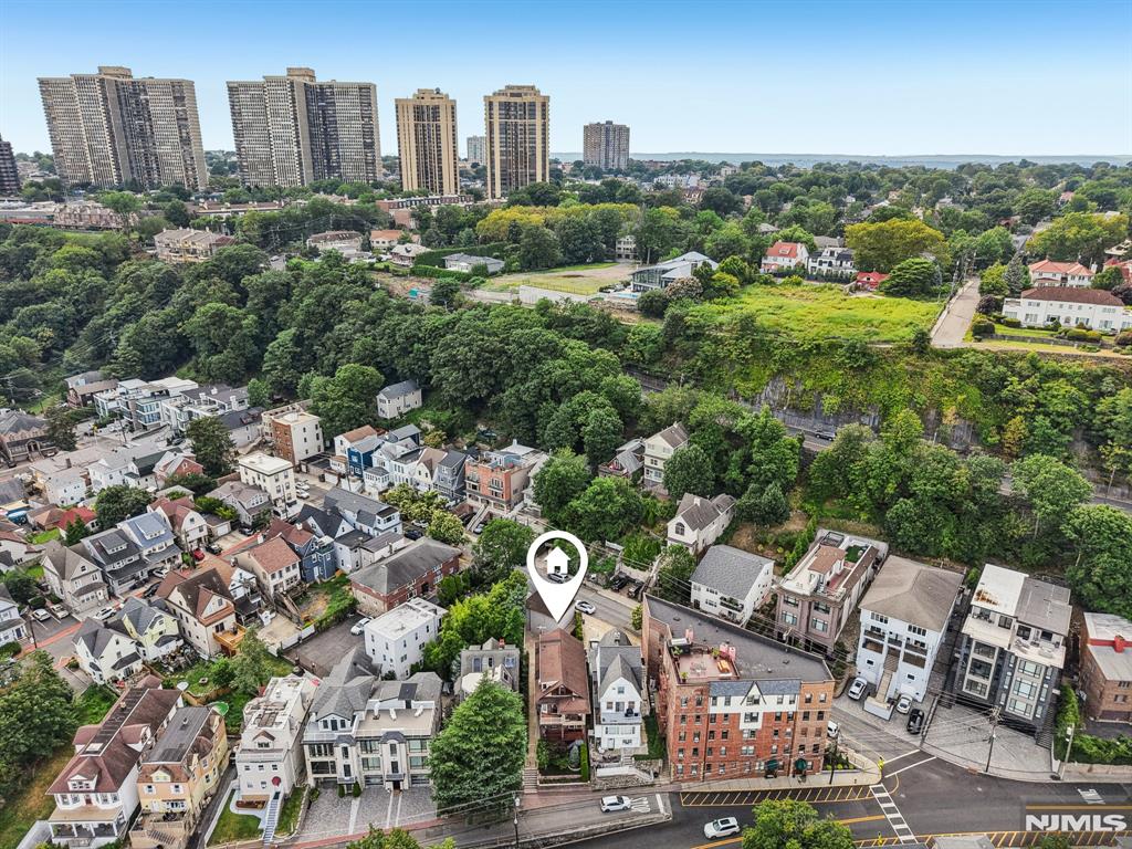 32 Hudson Terrace 2