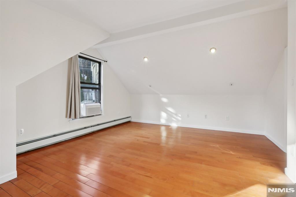 32 Hudson Terrace 2