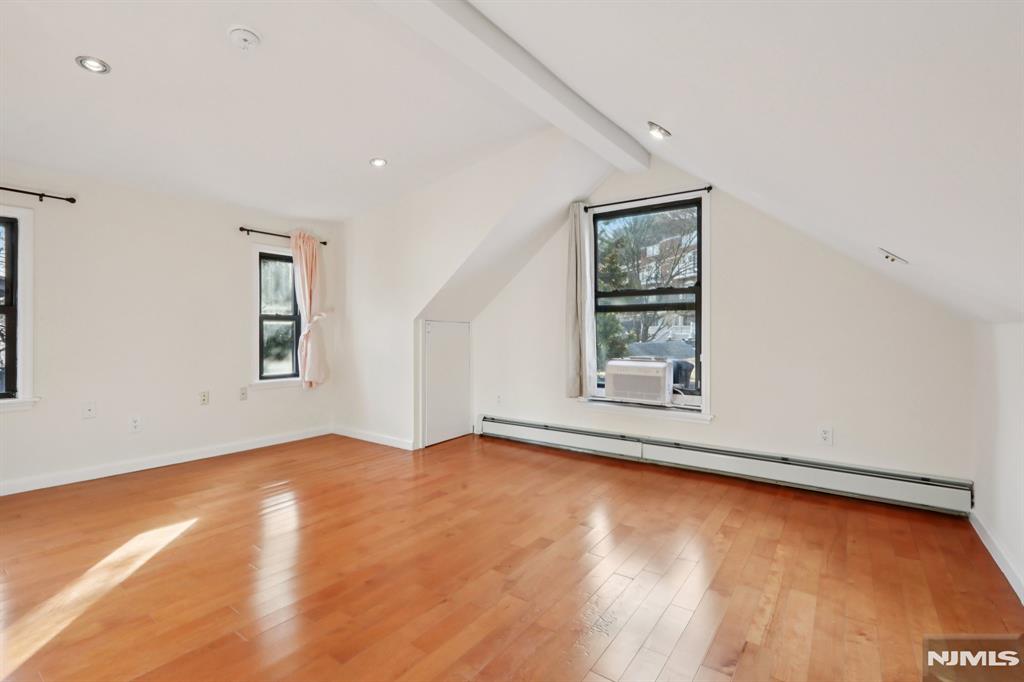 32 Hudson Terrace 2