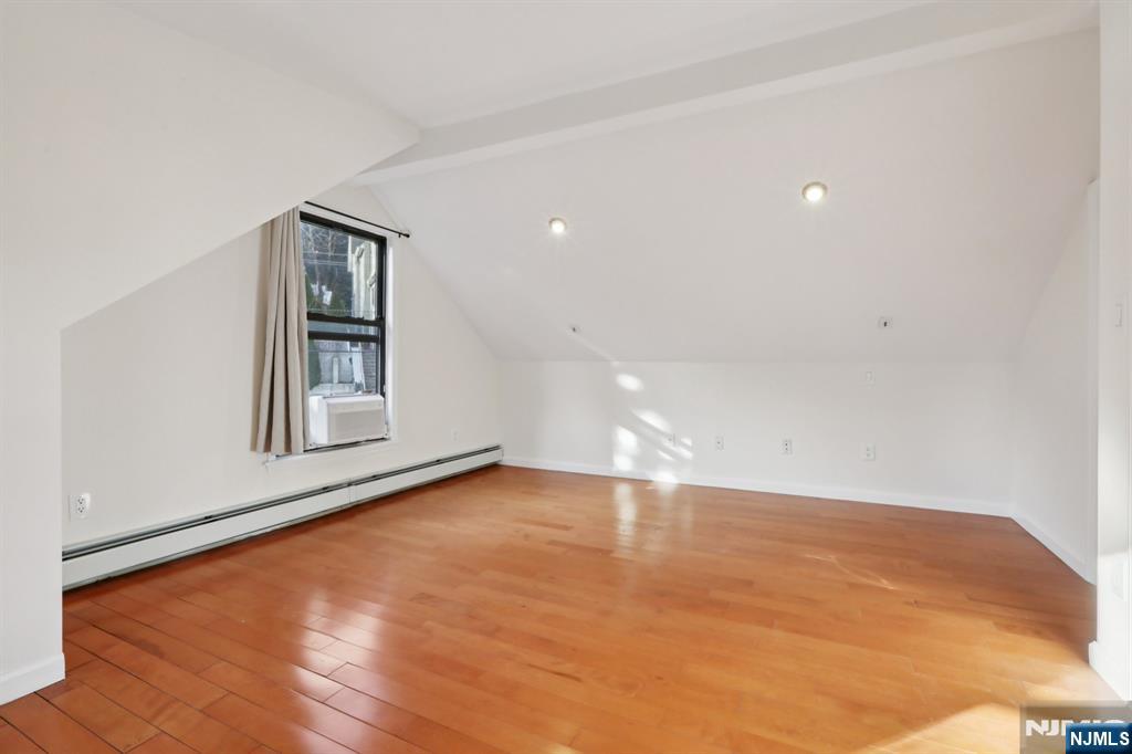 32 Hudson Terrace 2
