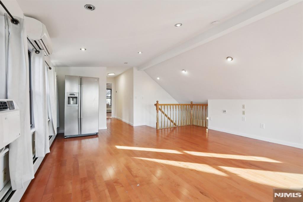 32 Hudson Terrace 2