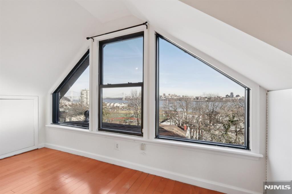 32 Hudson Terrace 2