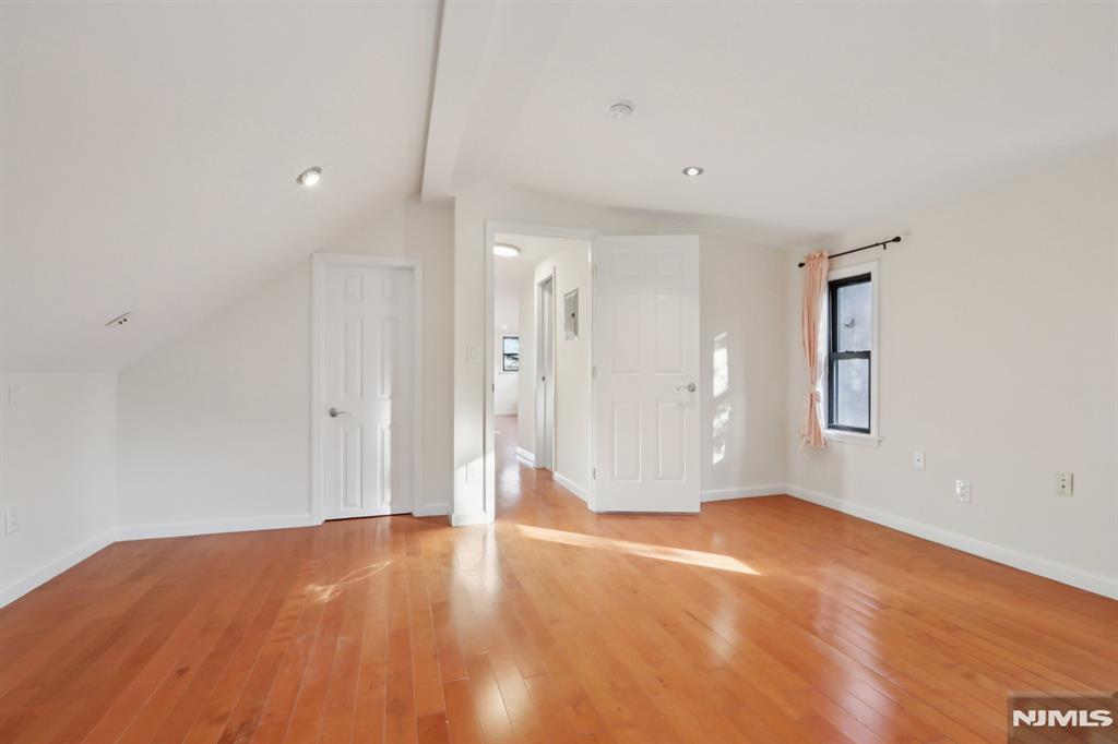 32 Hudson Terrace 2