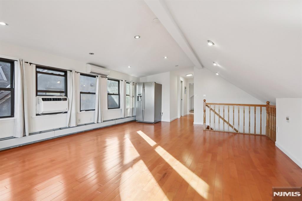 32 Hudson Terrace 2