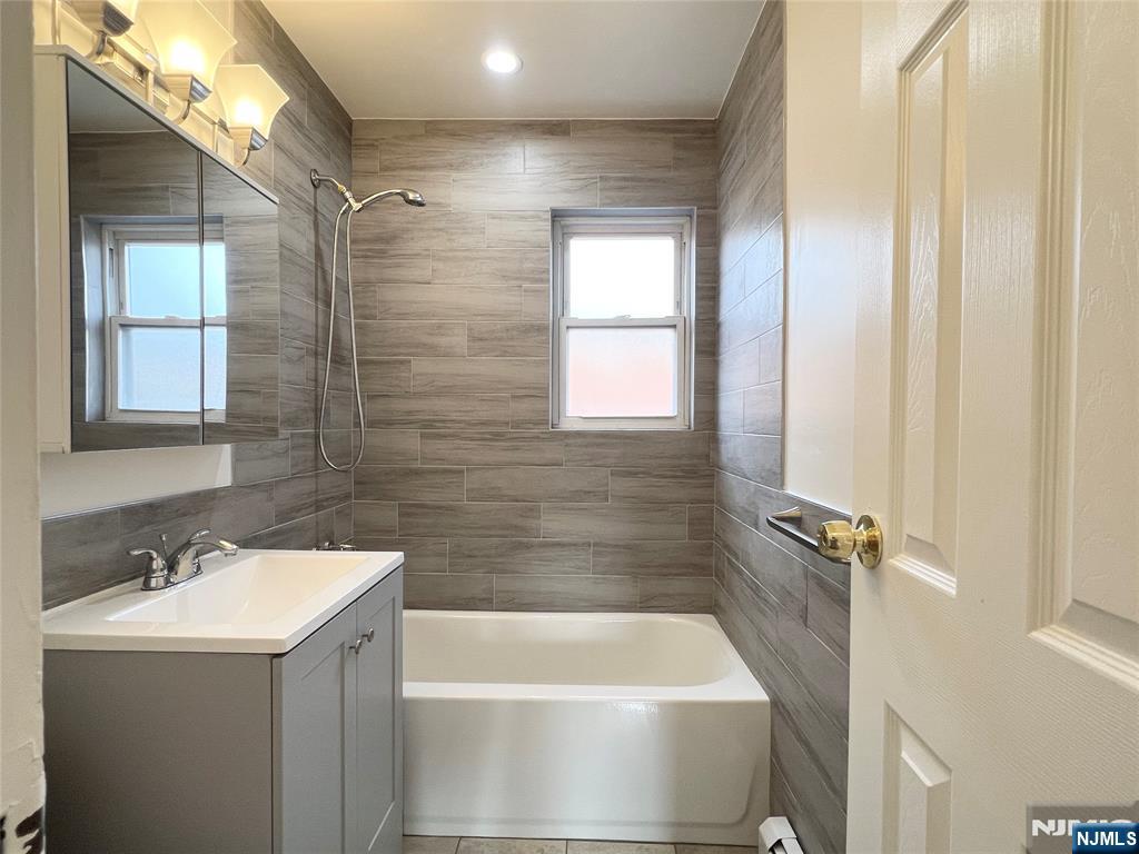 87 W Central Boulevard 5