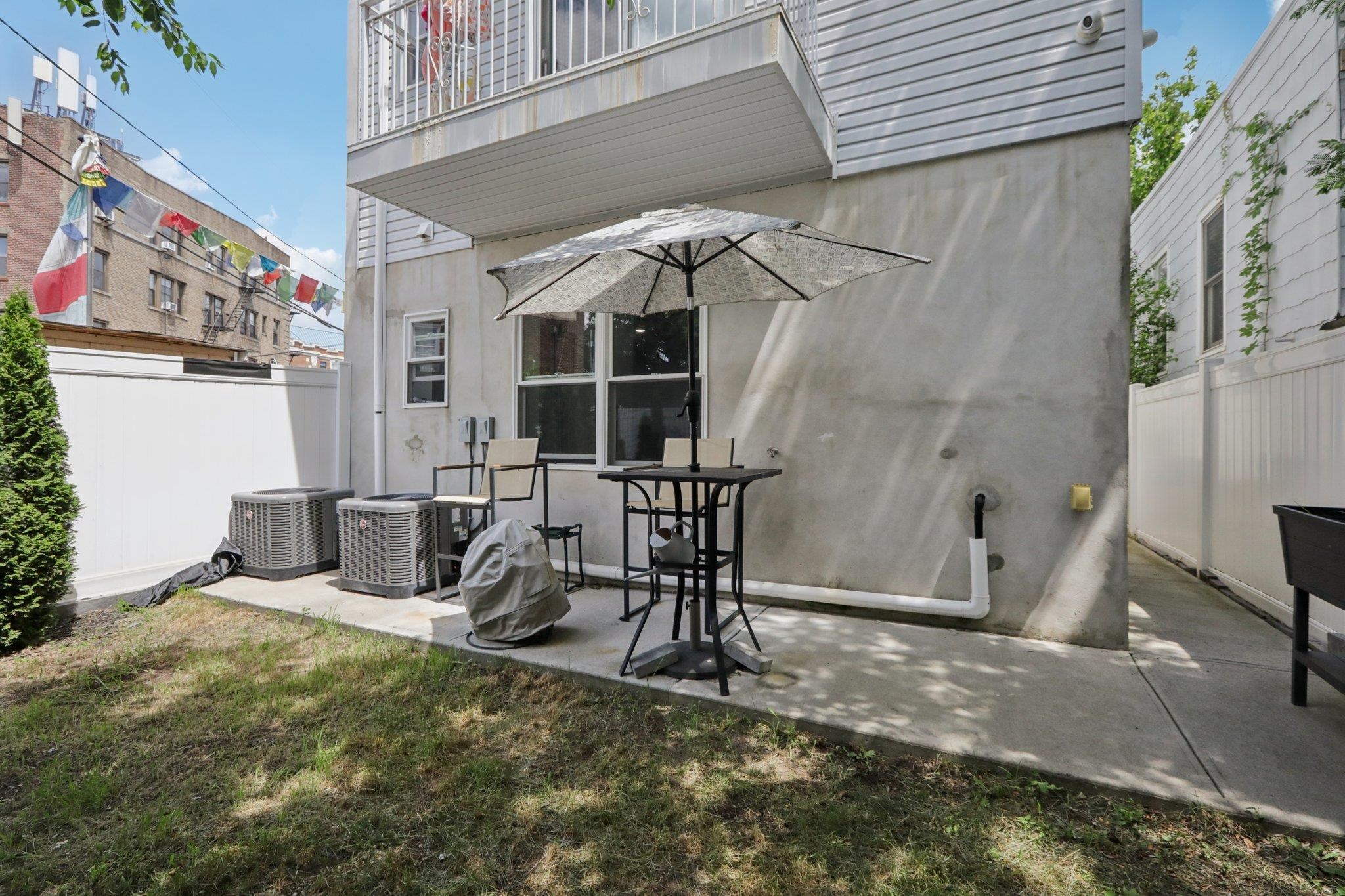 131 ZABRISKIE ST Unit: 1