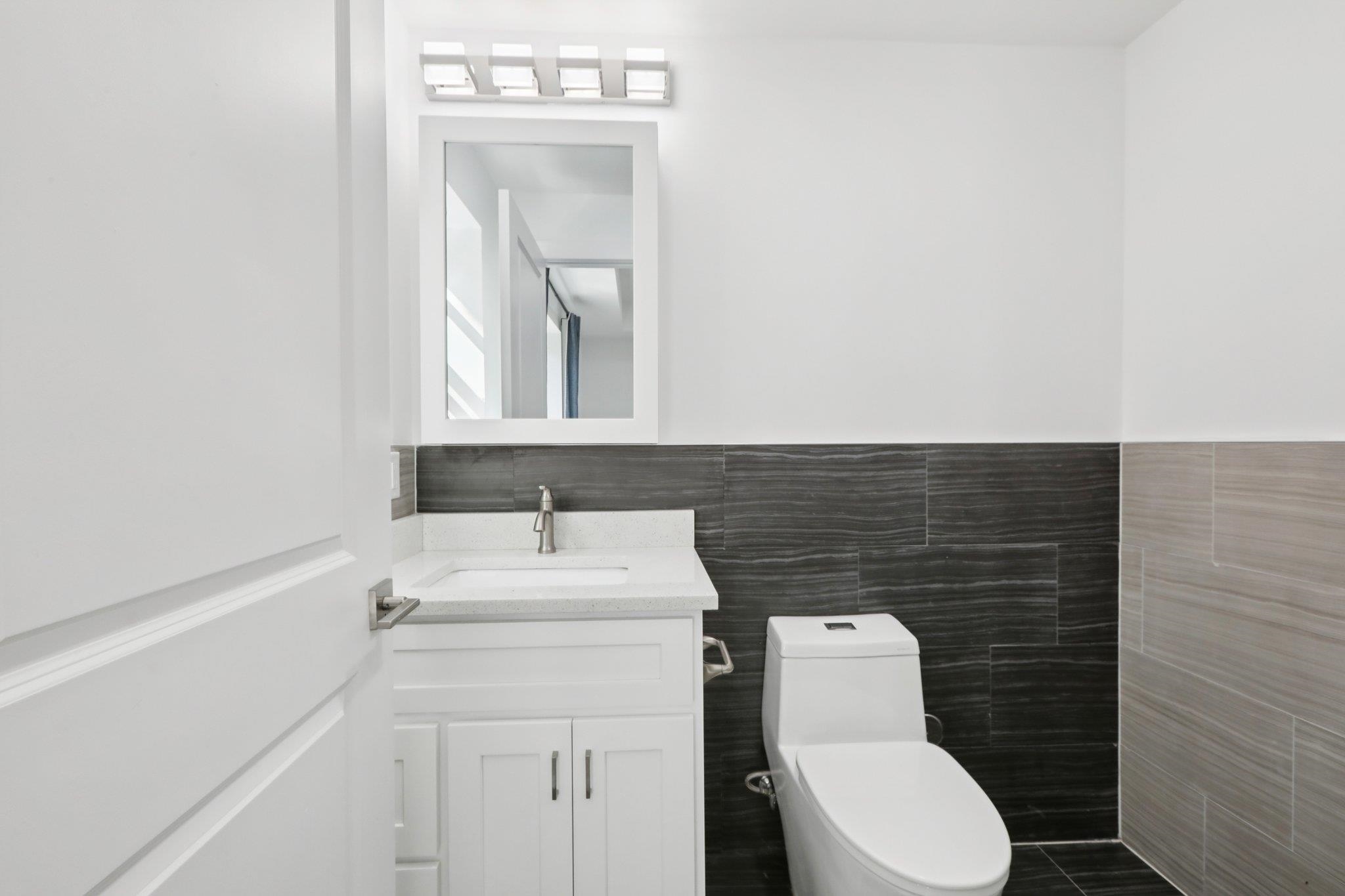 131 ZABRISKIE ST Unit: 1