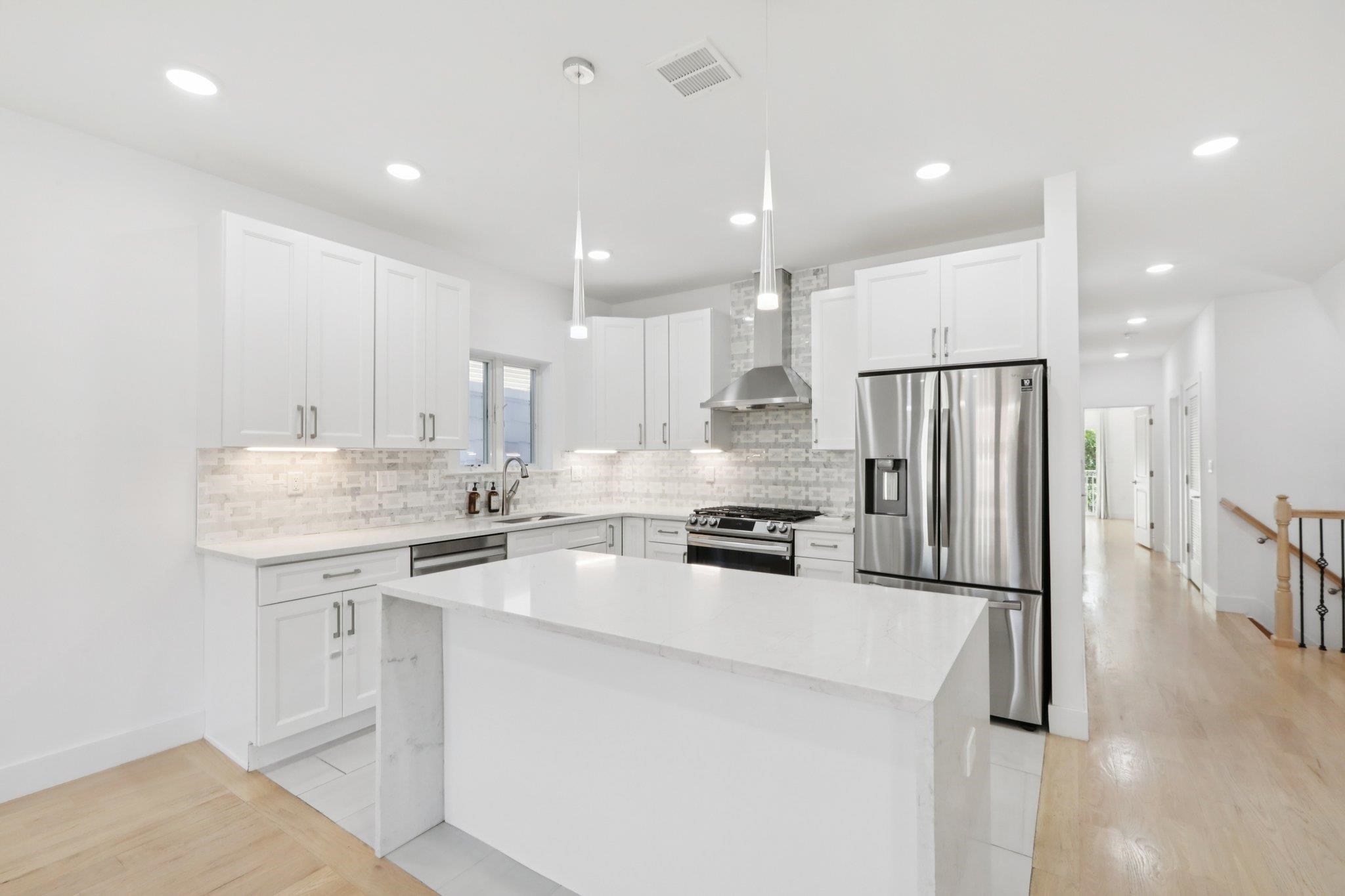 131 ZABRISKIE ST Unit: 1