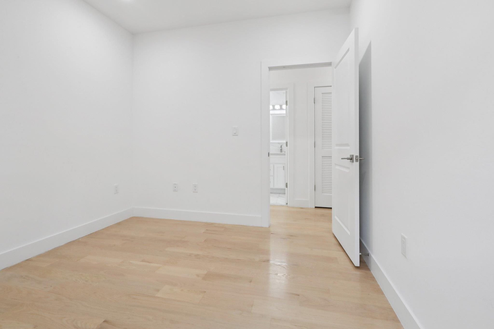 131 ZABRISKIE ST Unit: 1