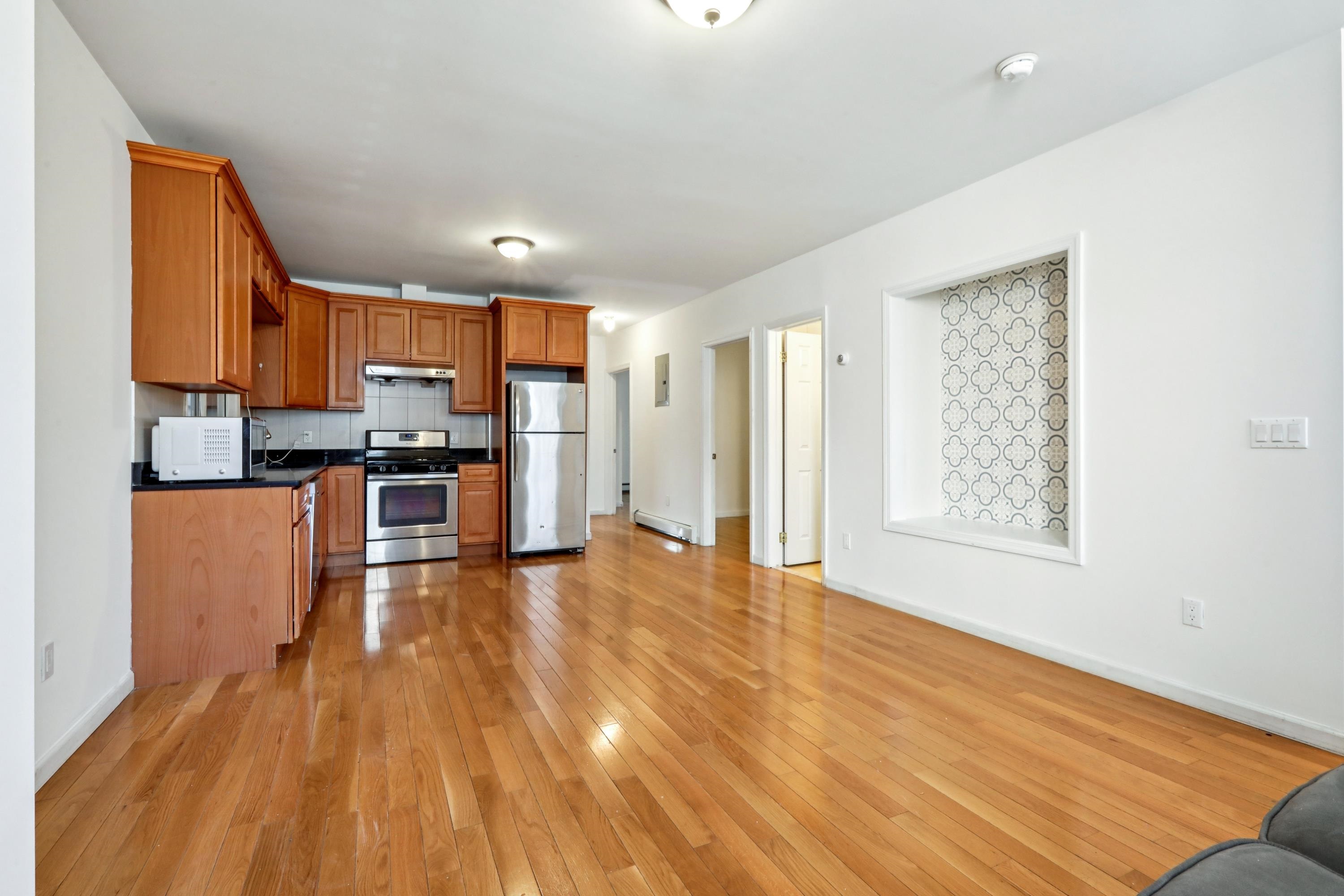 66 CHESTNUT AVE Unit: 1