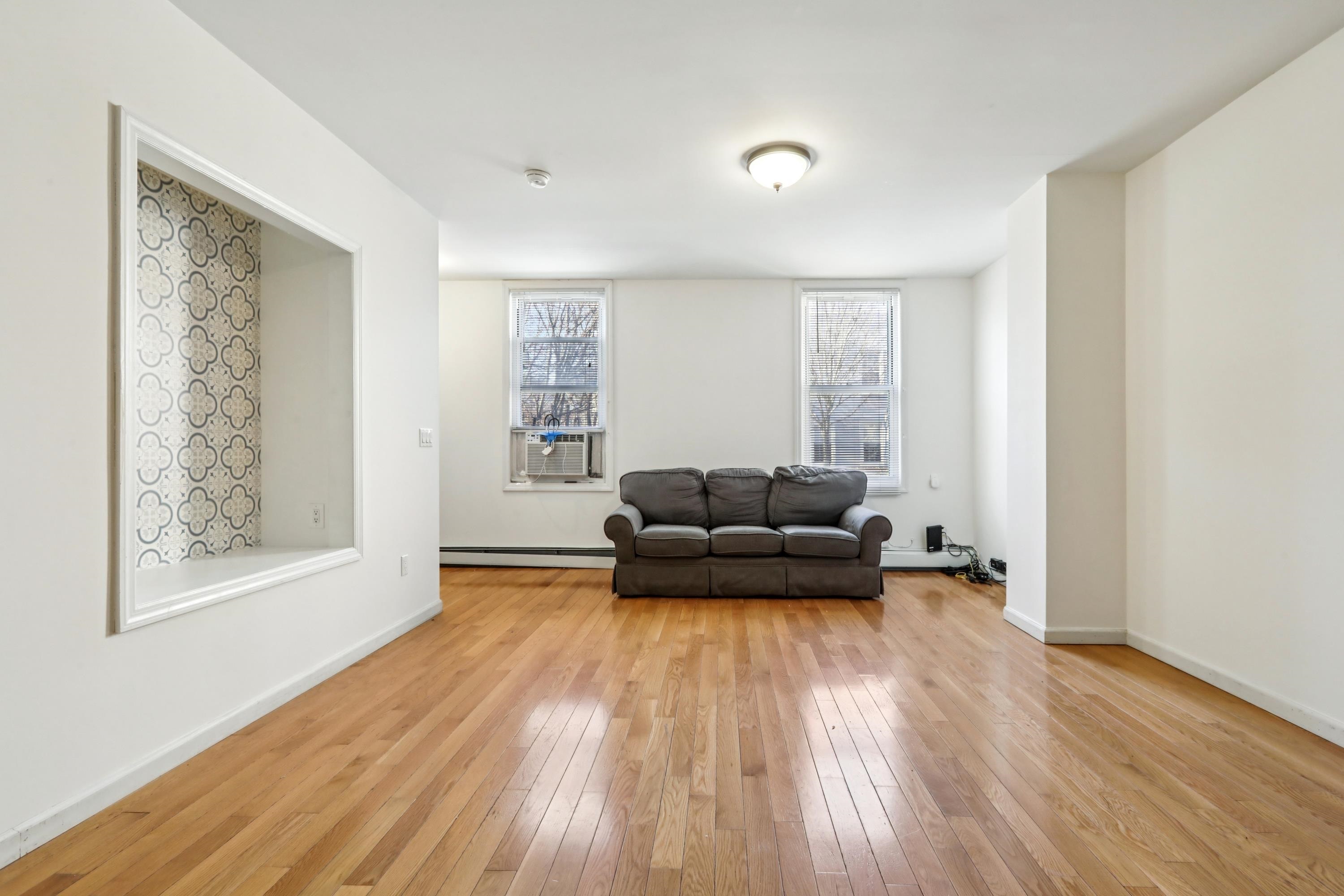 66 CHESTNUT AVE Unit: 1
