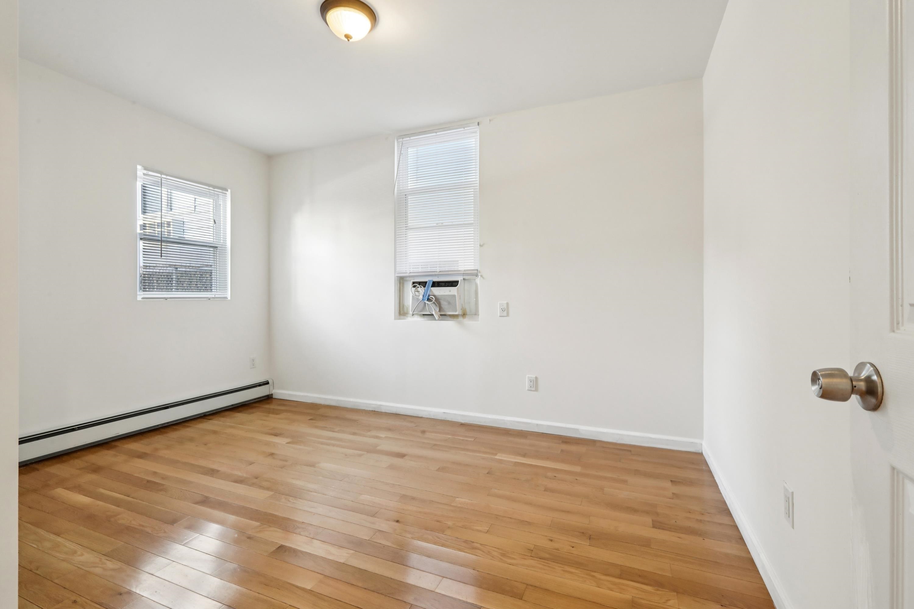 66 CHESTNUT AVE Unit: 1