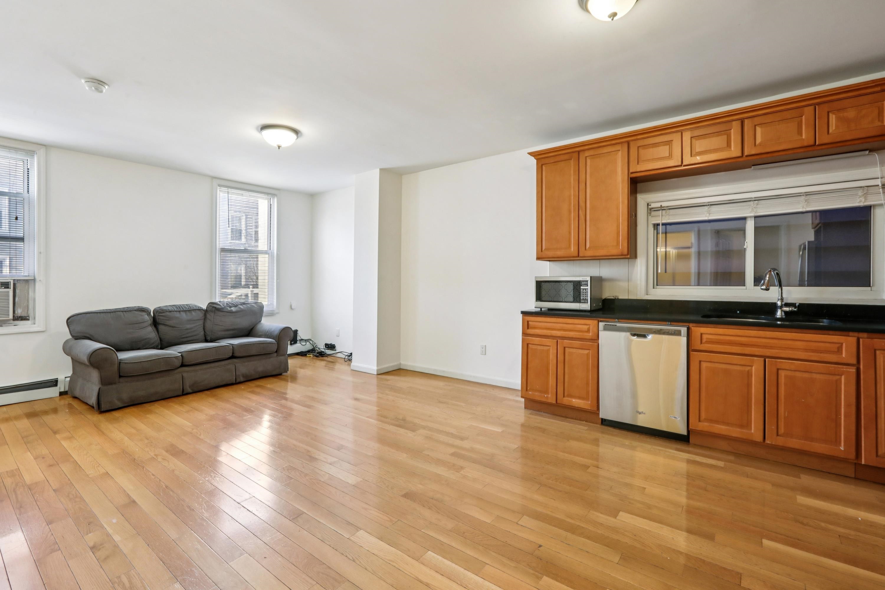 66 CHESTNUT AVE Unit: 1