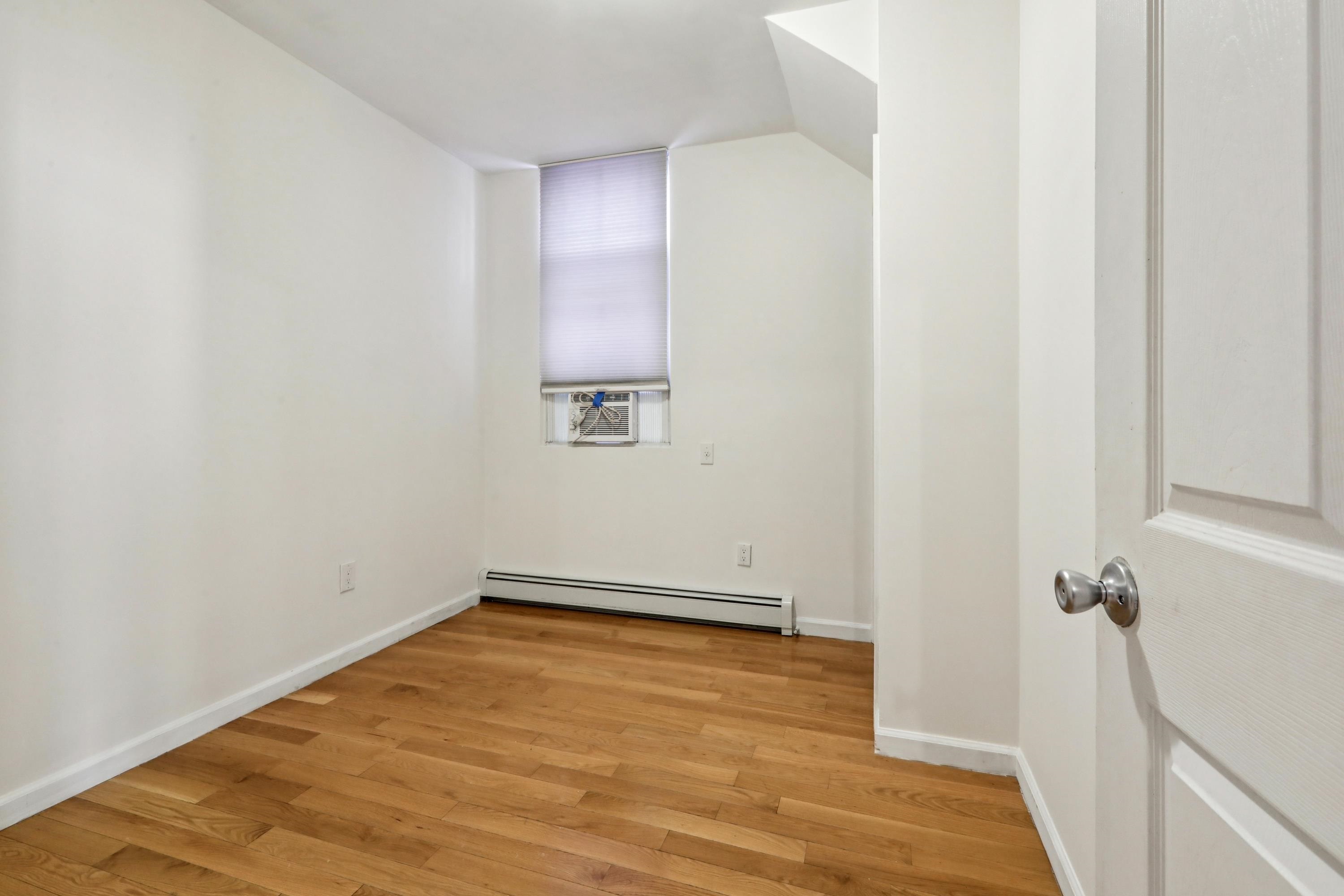 66 CHESTNUT AVE Unit: 1