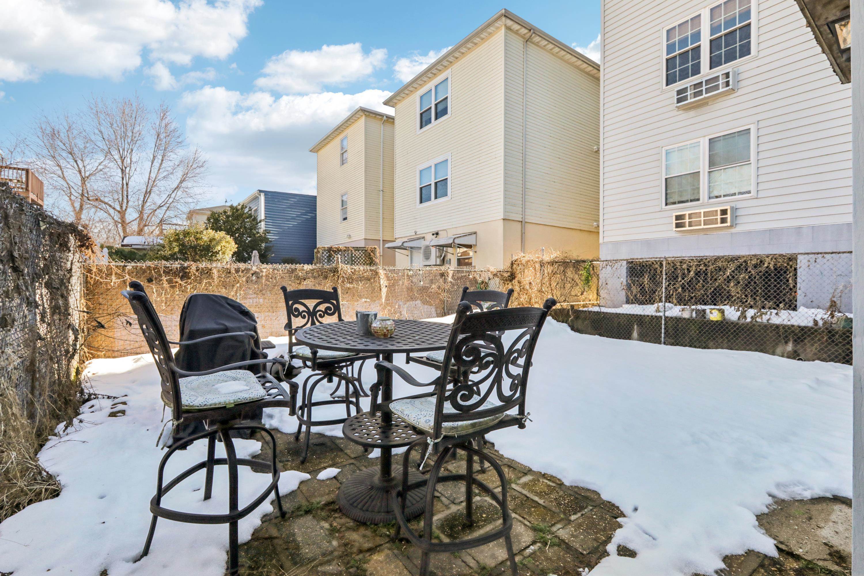 66 CHESTNUT AVE Unit: 1