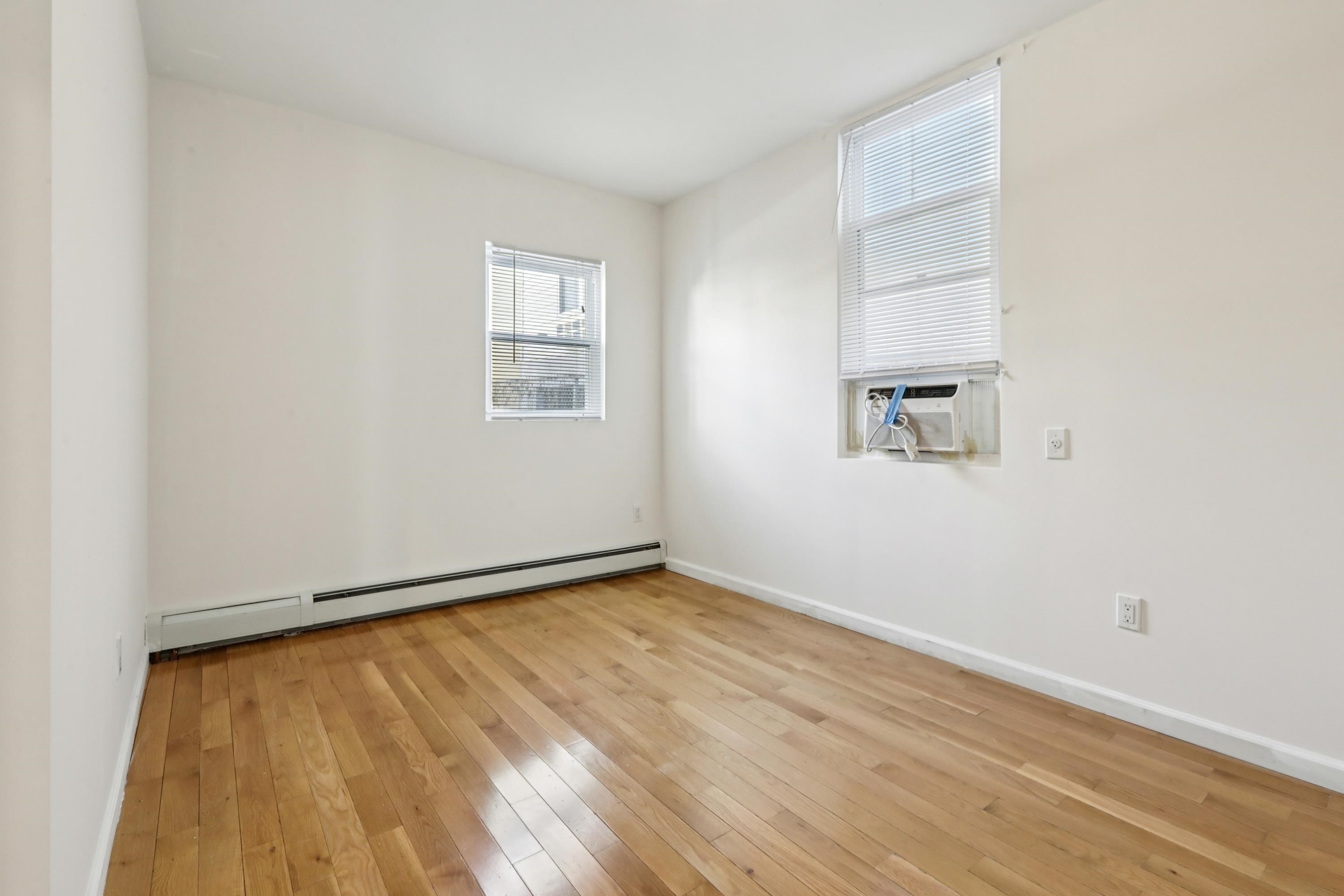 66 CHESTNUT AVE Unit: 1