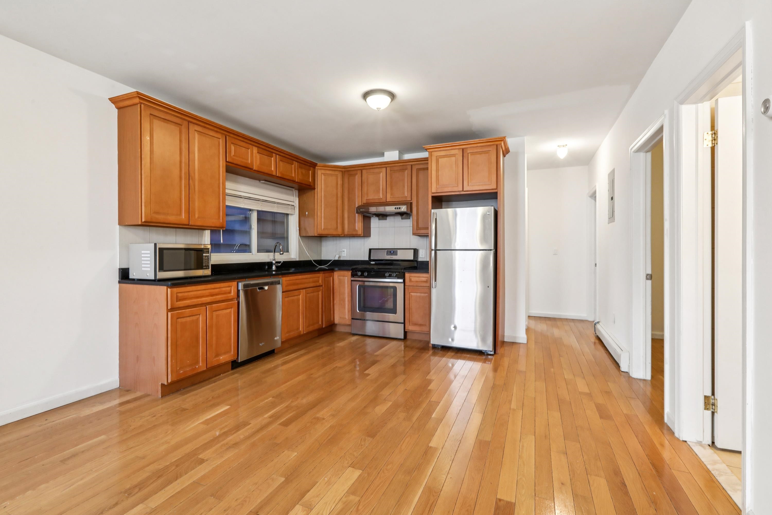 66 CHESTNUT AVE Unit: 1