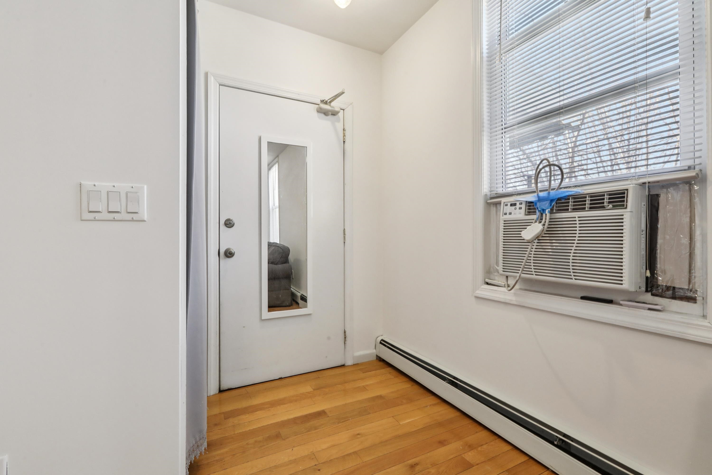 66 CHESTNUT AVE Unit: 1
