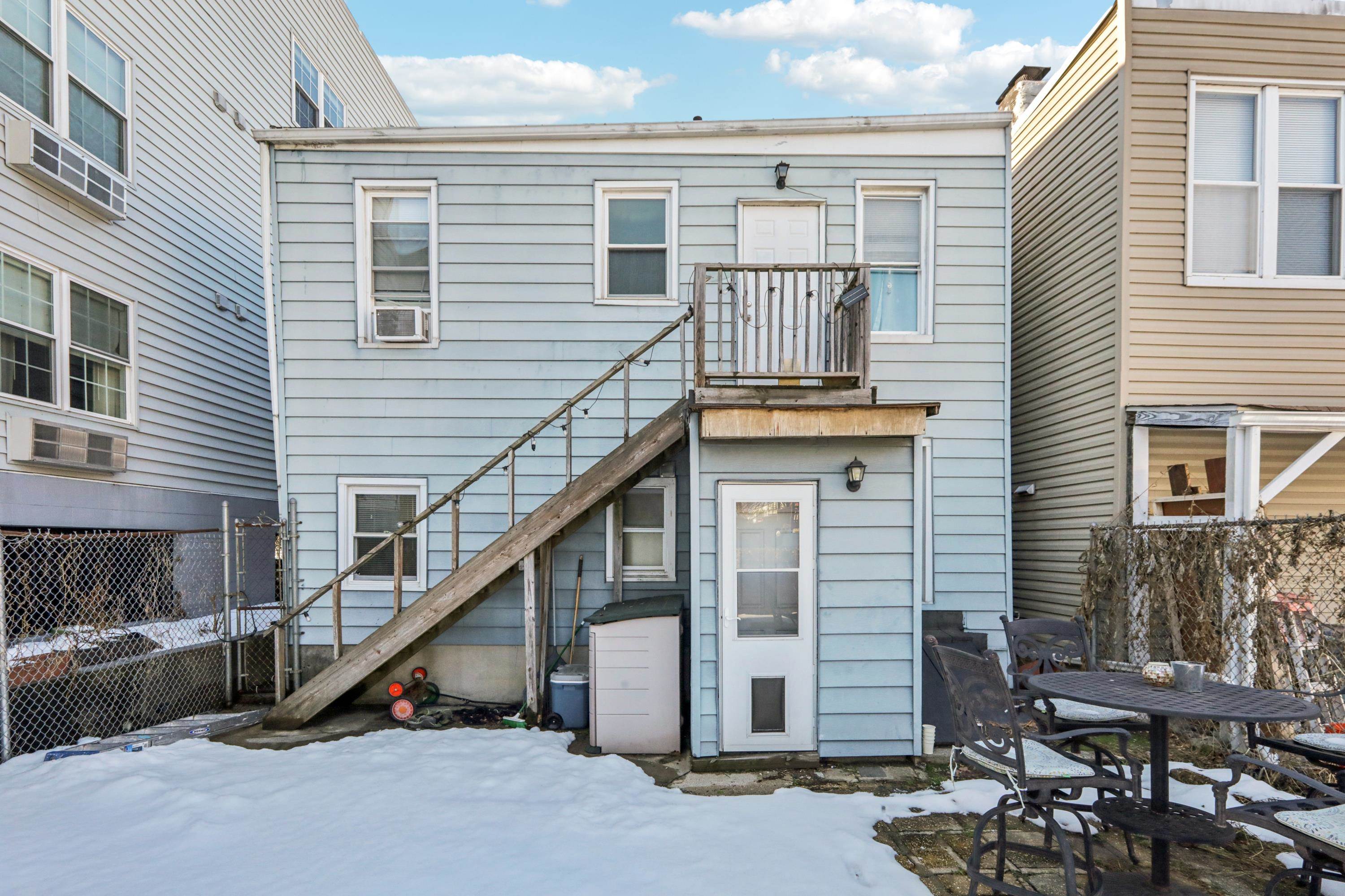 66 CHESTNUT AVE Unit: 1