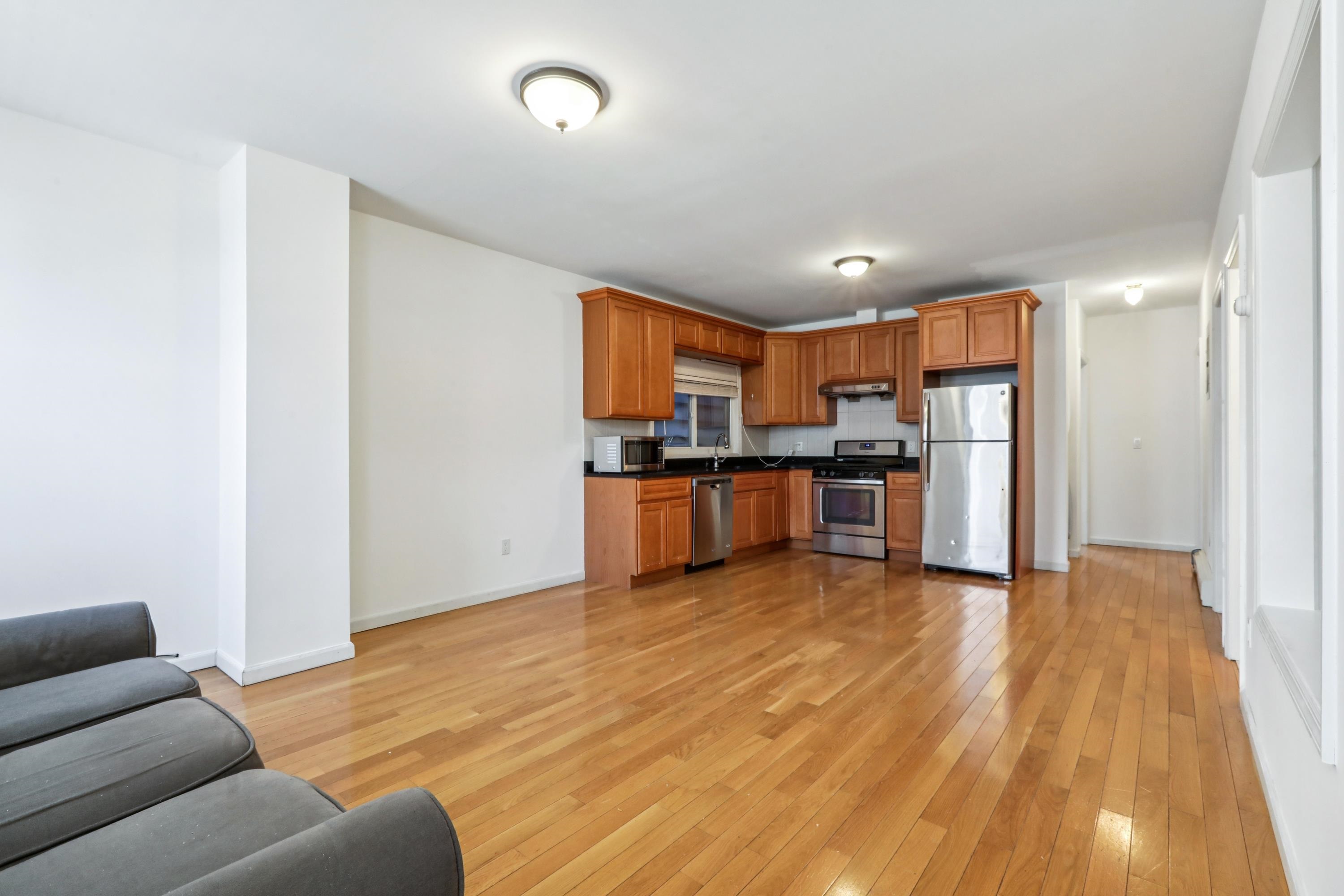 66 CHESTNUT AVE Unit: 1