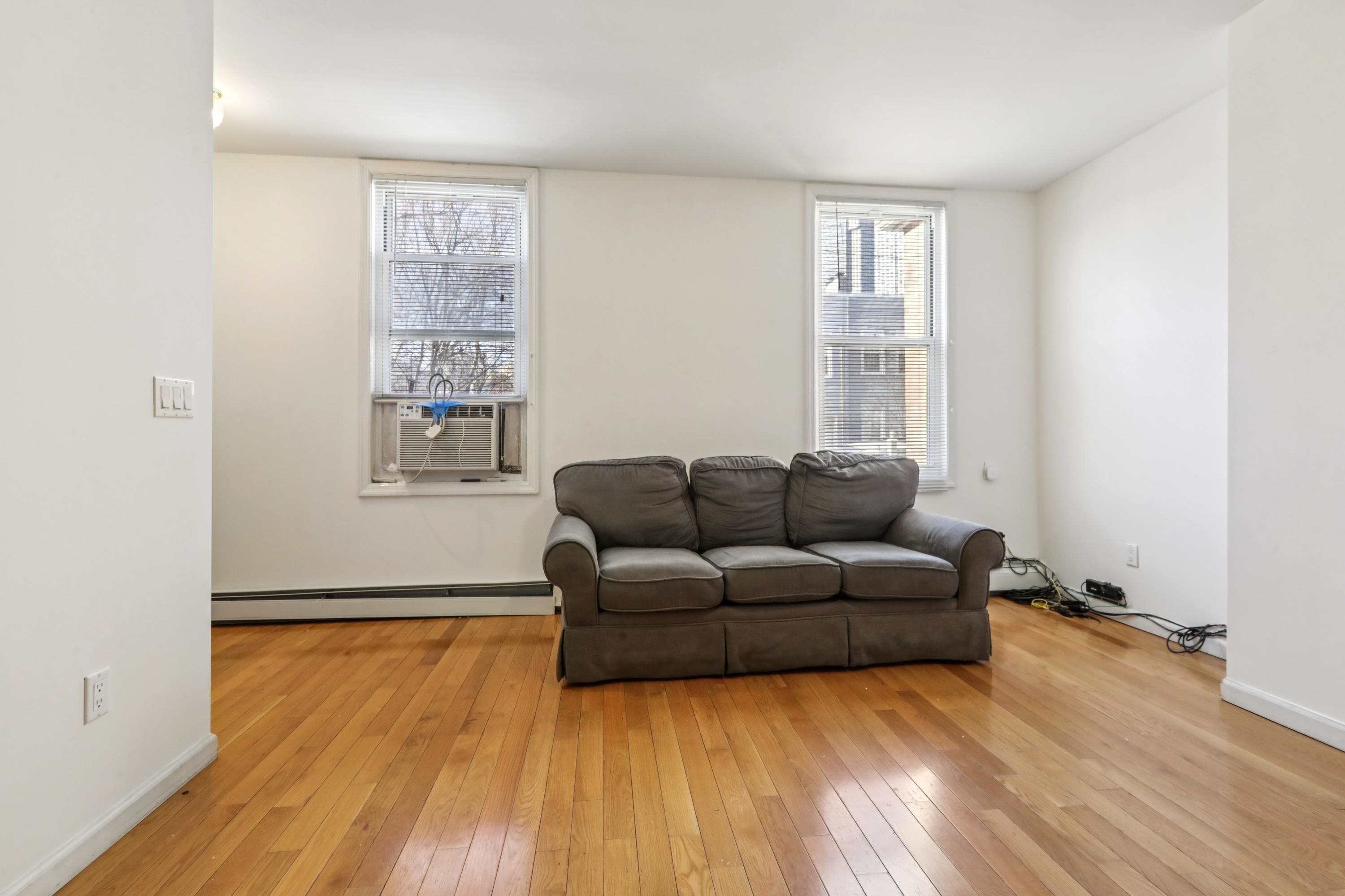 66 CHESTNUT AVE Unit: 1