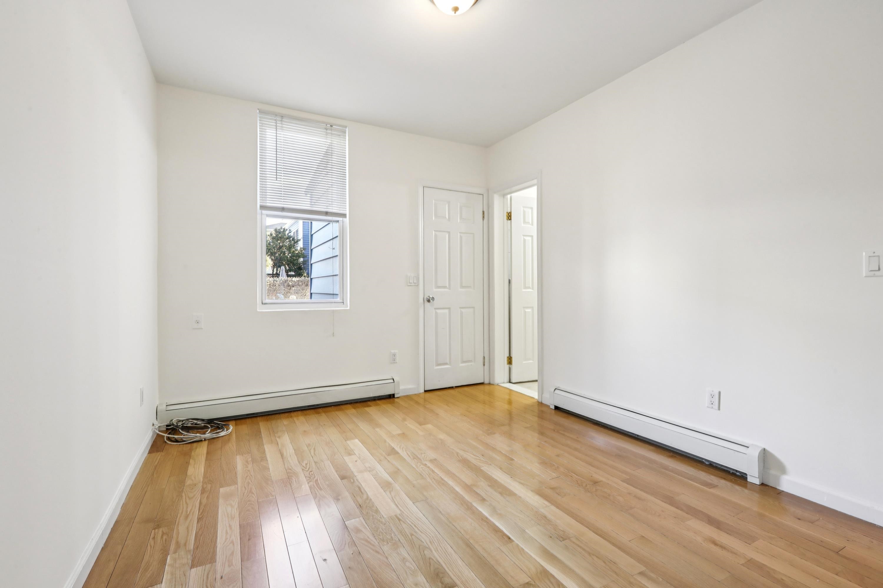 66 CHESTNUT AVE Unit: 1