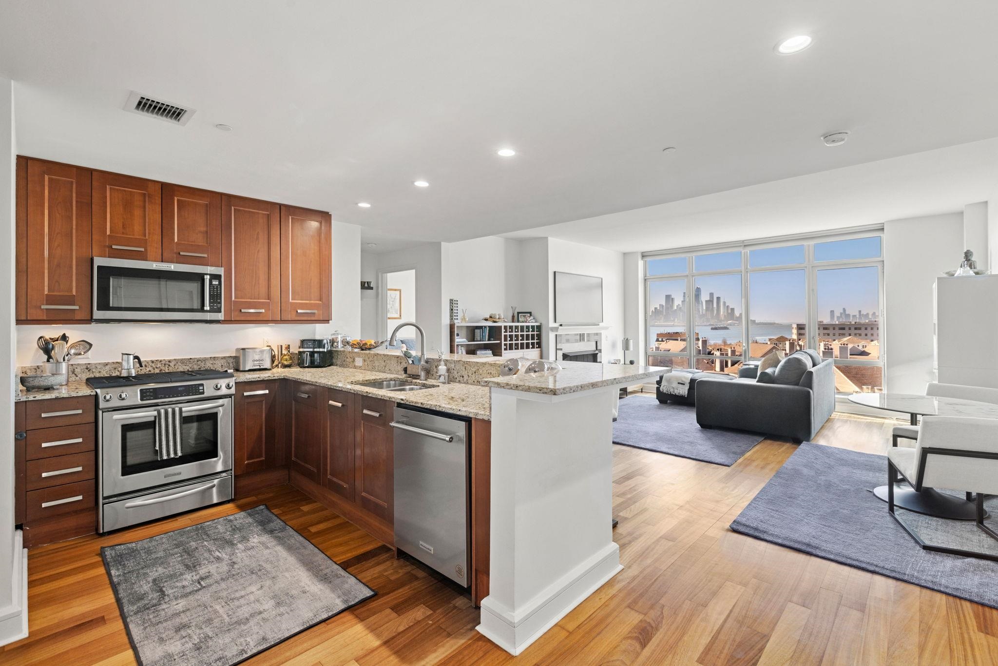 8100 RIVER RD Unit: 716