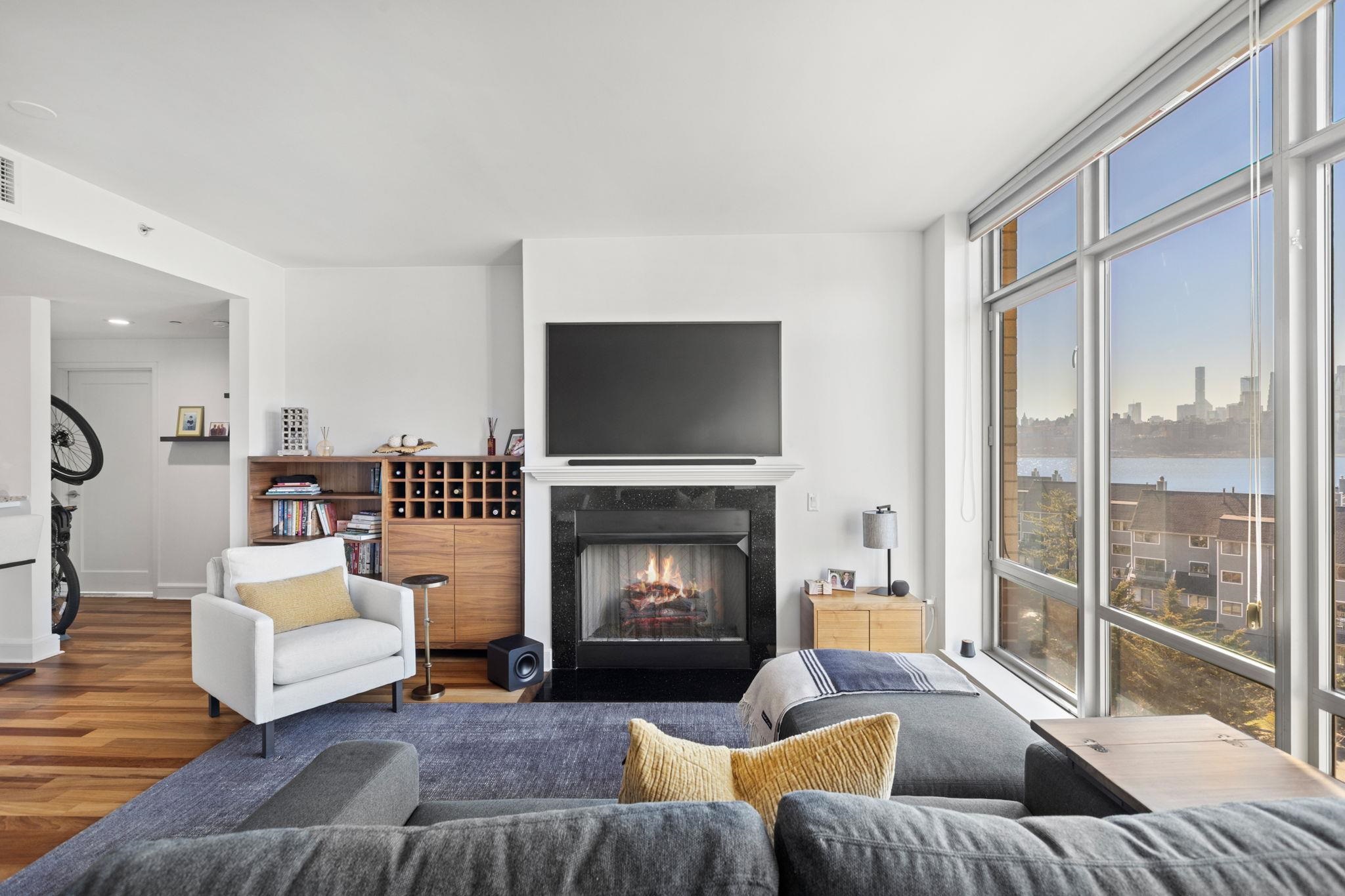 8100 RIVER RD Unit: 716