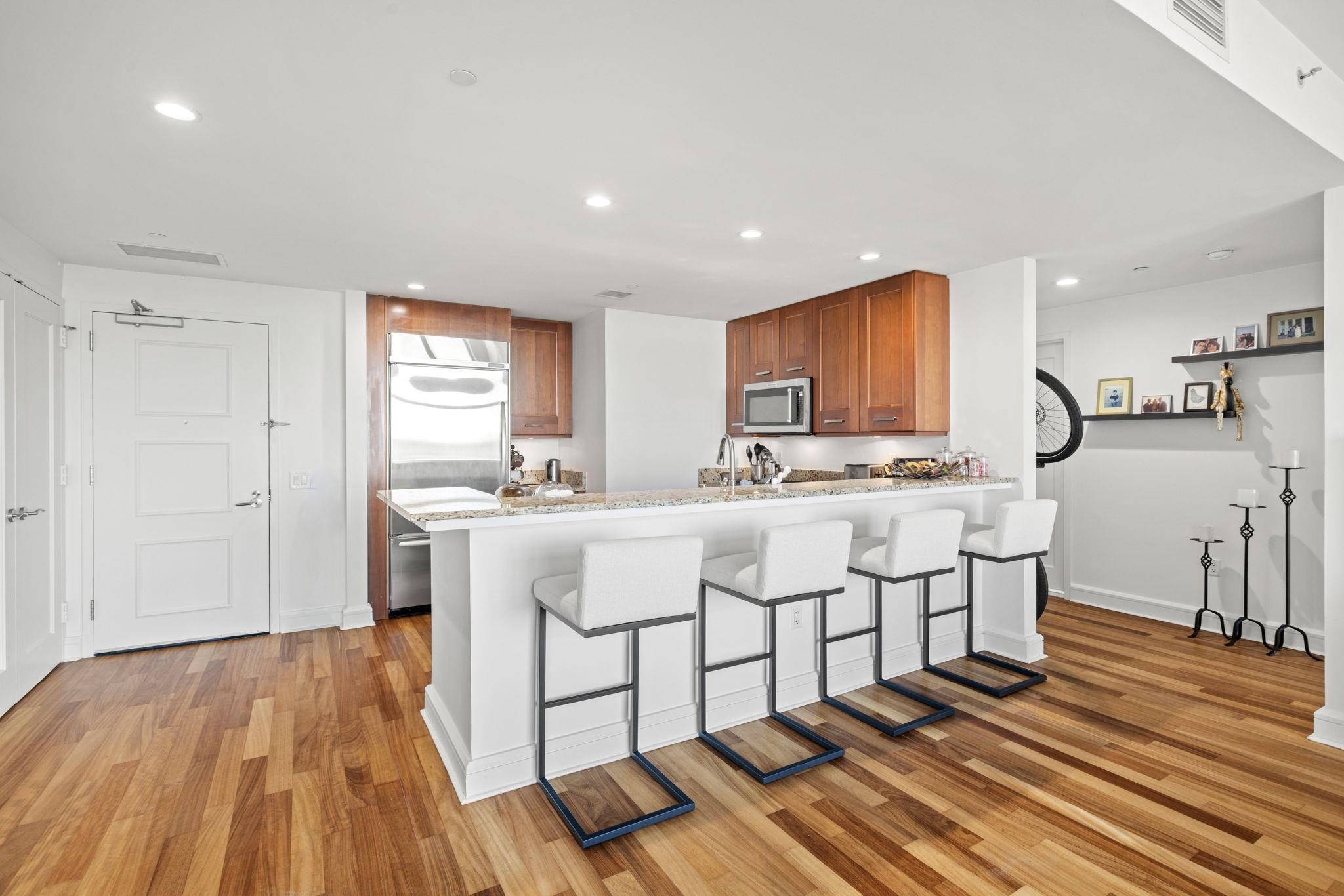 8100 RIVER RD Unit: 716
