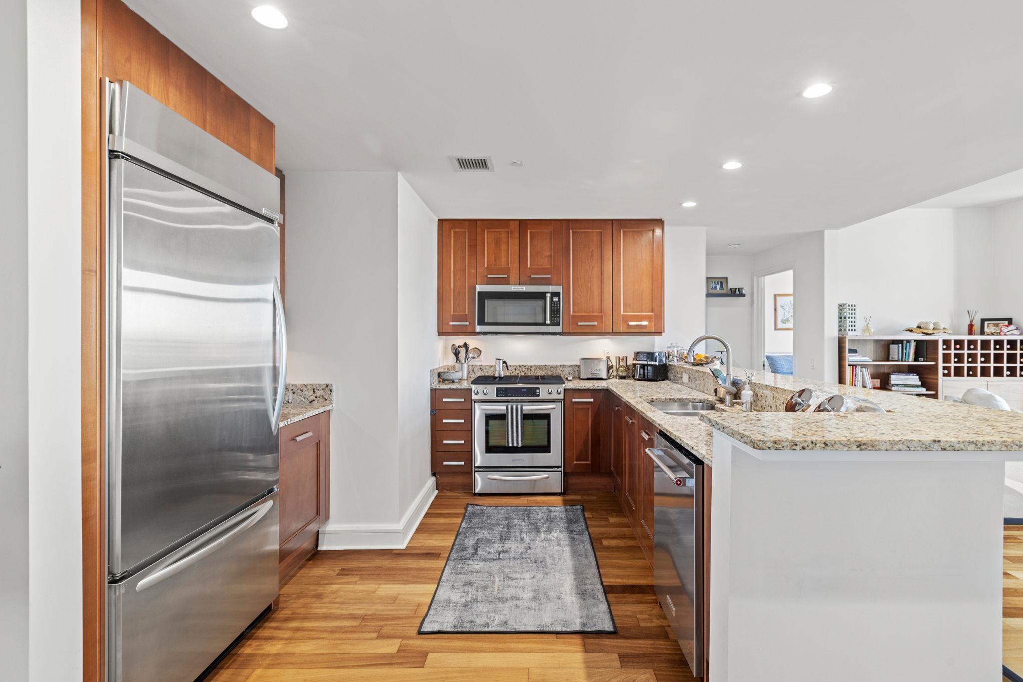 8100 RIVER RD Unit: 716