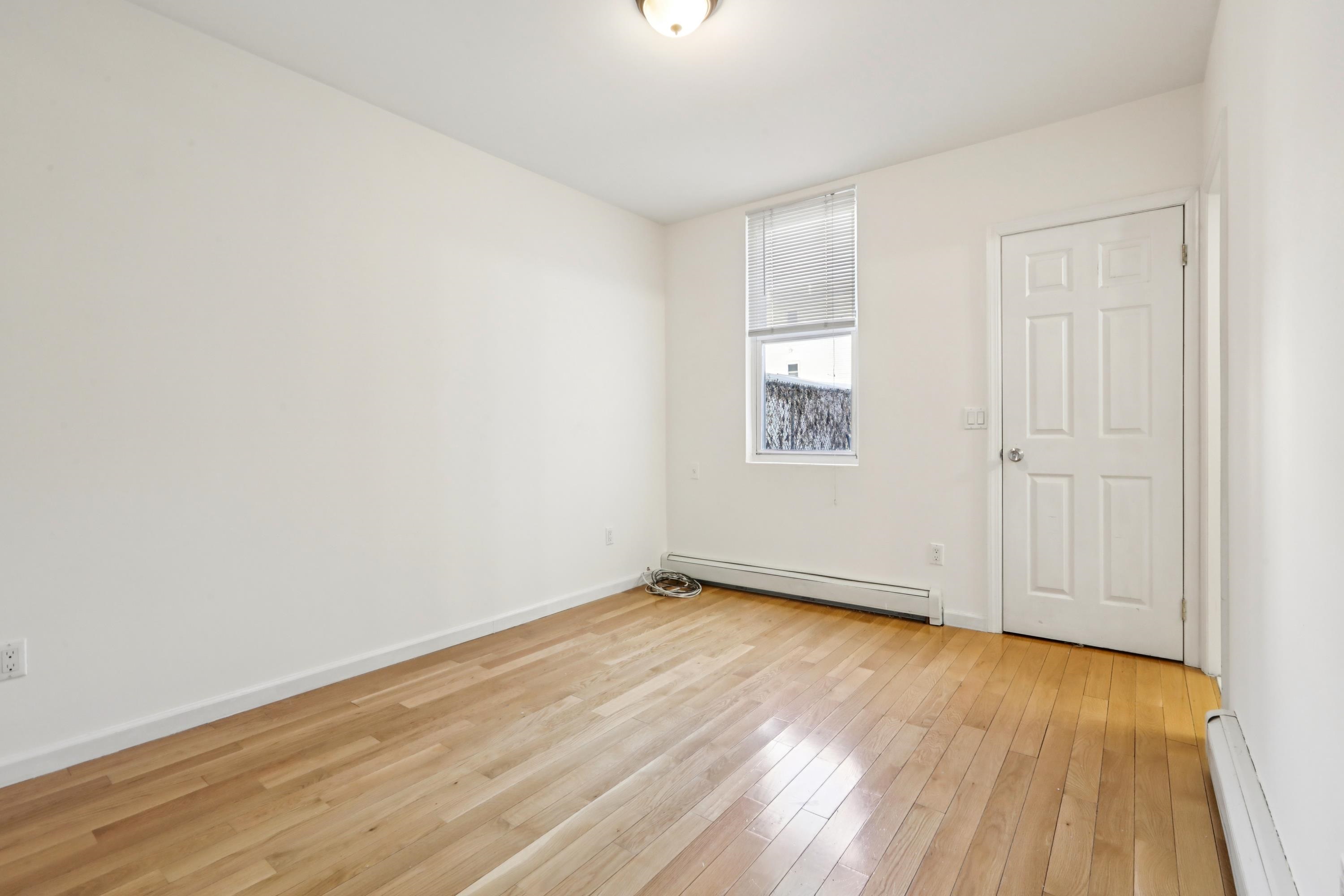 66 CHESTNUT AVE Unit: 1