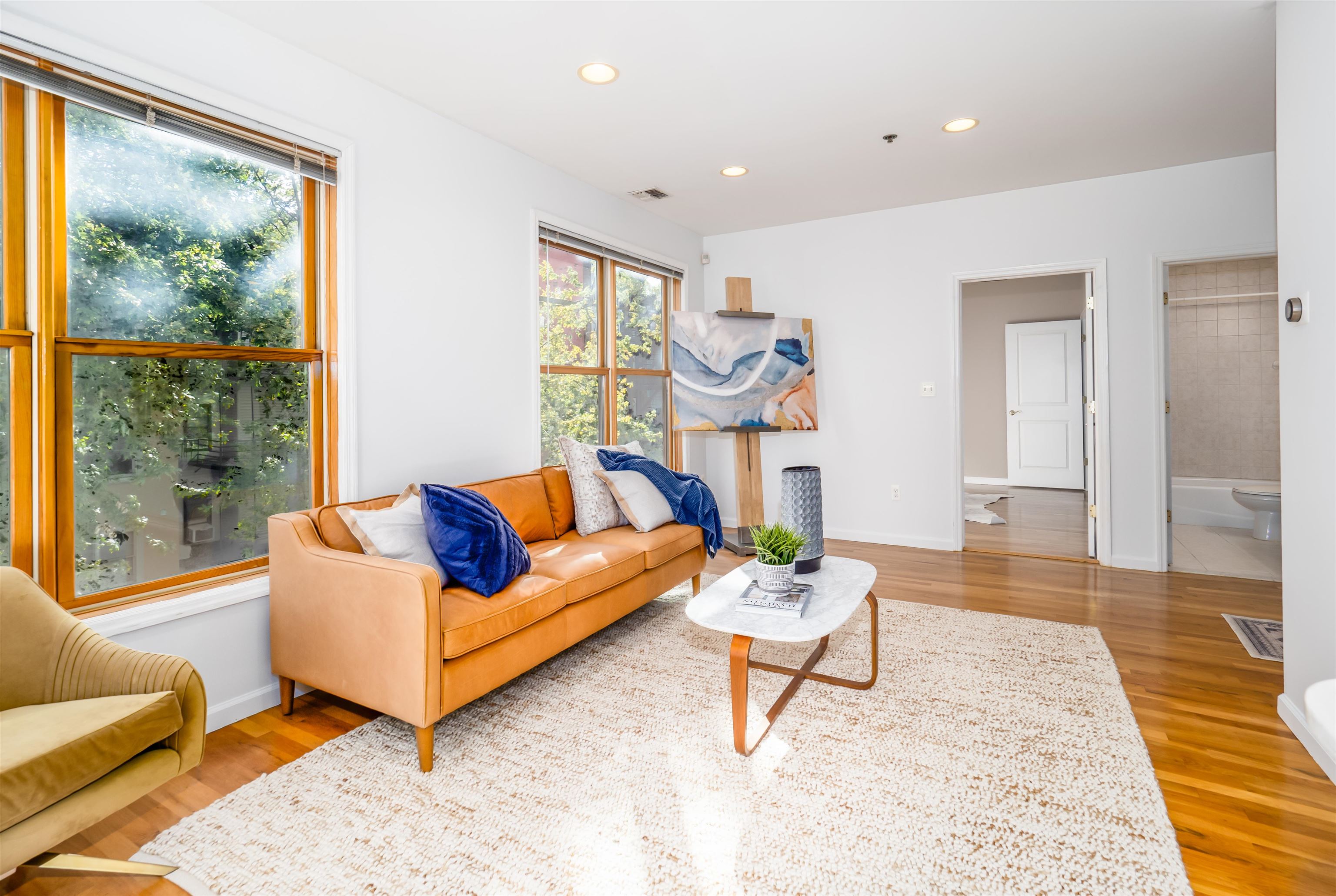 323 JACKSON ST