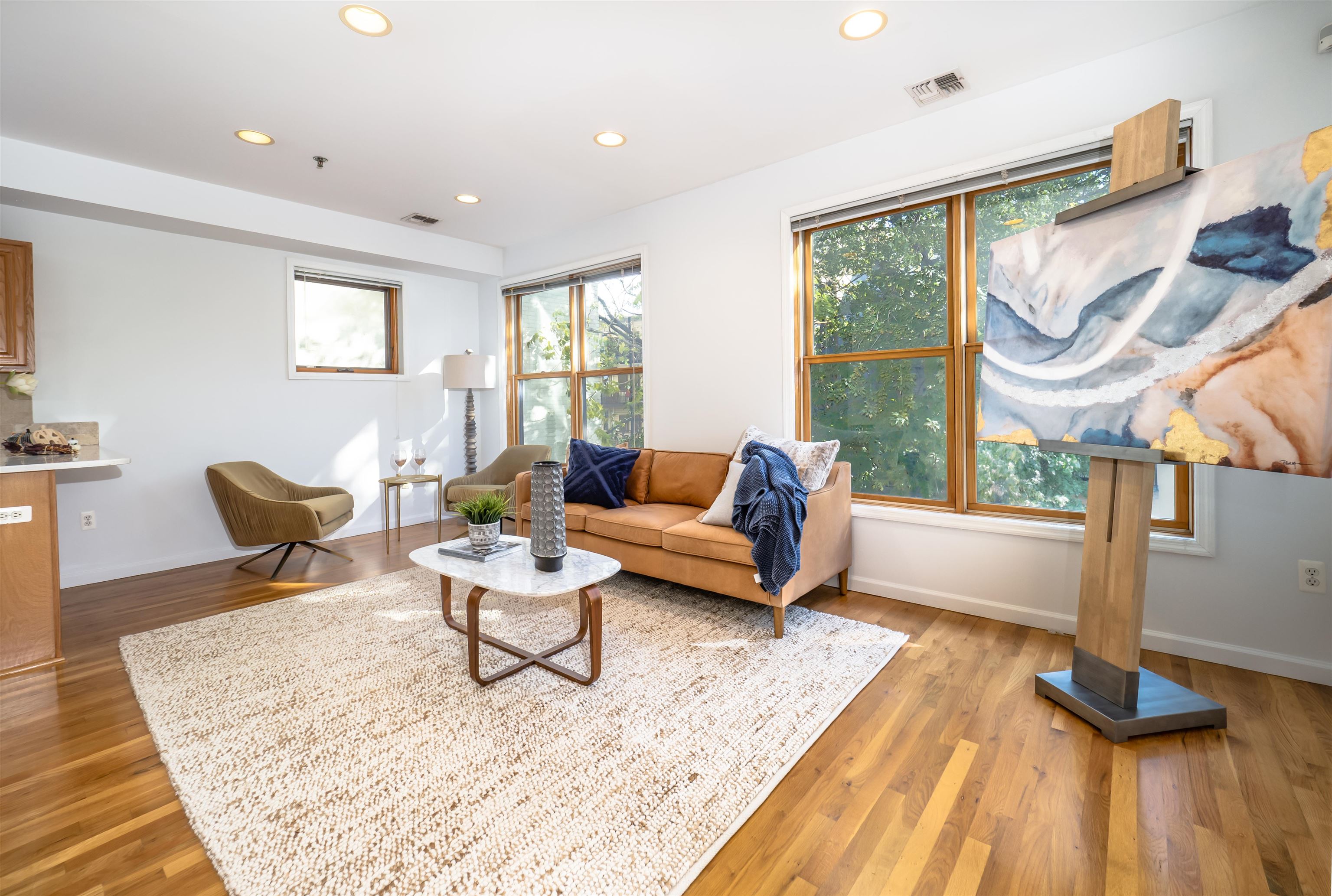 323 JACKSON ST
