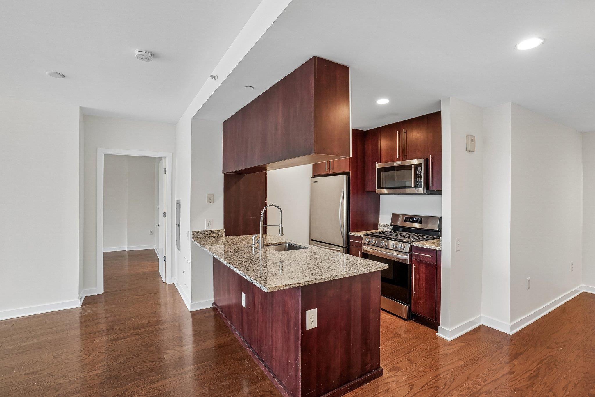 1215 HUDSON PARK Unit: 1215