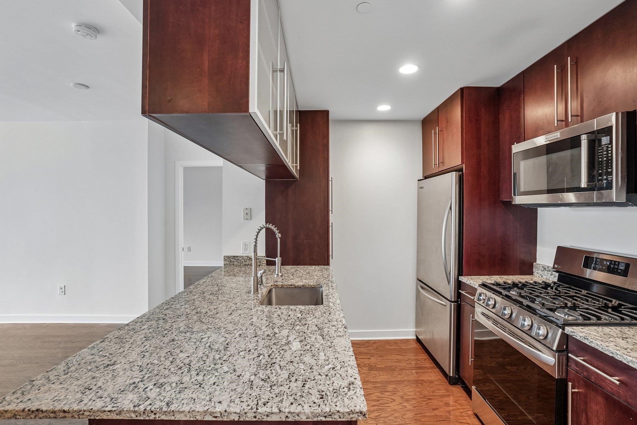 1215 HUDSON PARK Unit: 1215